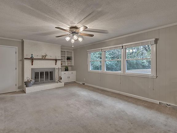 5th image of 735 Ottawa Dr