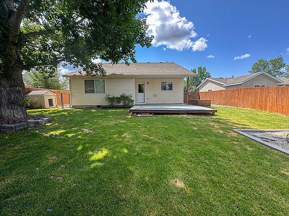 2nd image of 903 Golden West Dr