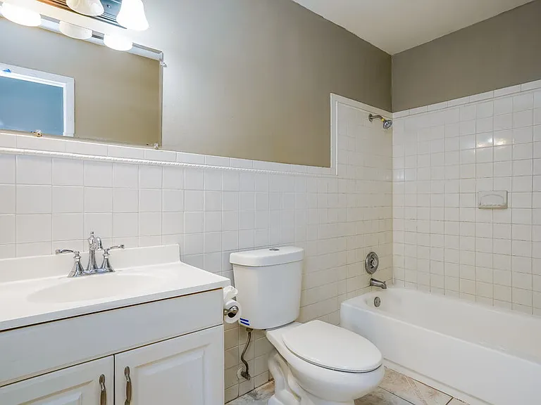 1119 Clayton Ave — Photo 14