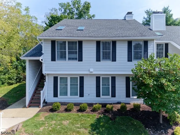 338 Phoebe Ct, Readington Twp., NJ 08887