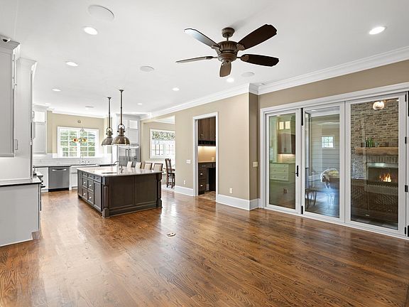 5th image of 604 Berkmans Ln