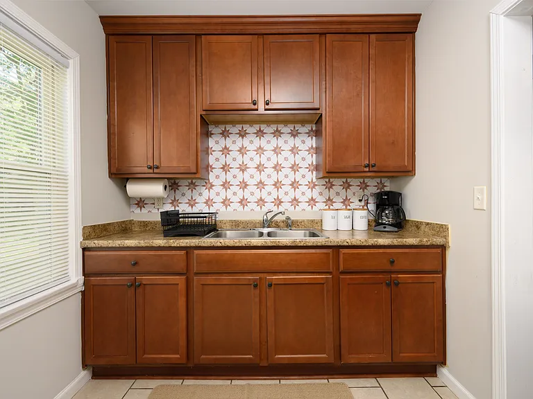 230 W Edwin Cir — Photo 6