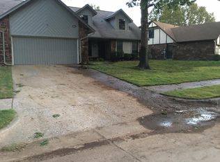 2212 W Oak Ridge St S, Broken Arrow, OK 74012