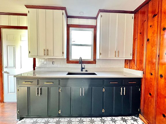 2nd image of 2923 Ironwood Dr