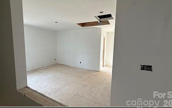 4th image of 9472 Caddell Rd