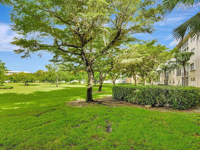 1605 Abaco Dr #M4 — Photo 32