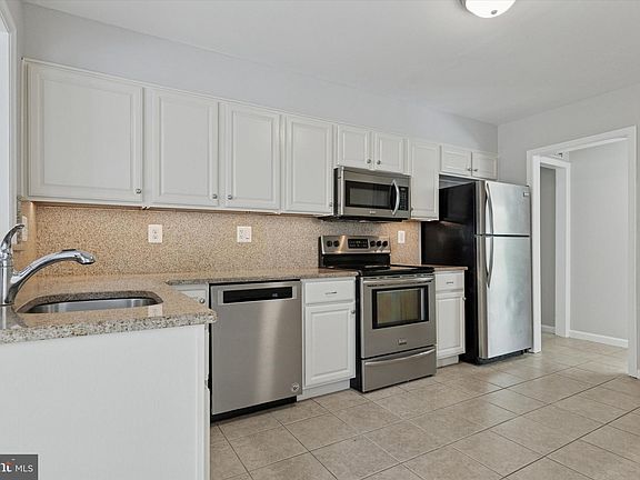 4th image of 1305 Stotesbury Ave