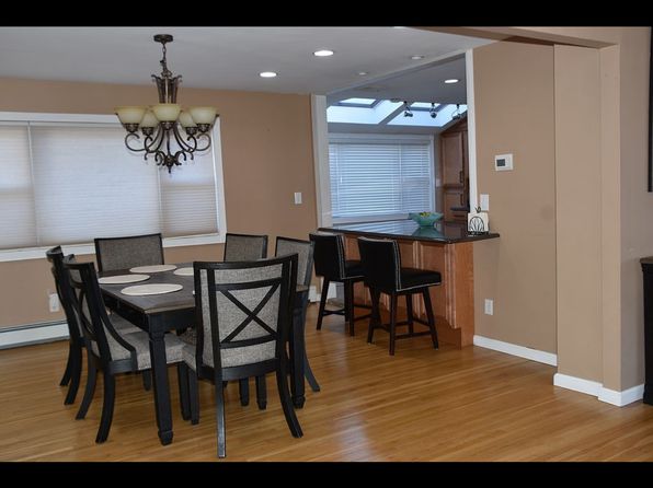 30 S Oaks Blvd