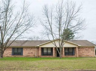 302 Brookwood Ln, White Oak, TX 75693