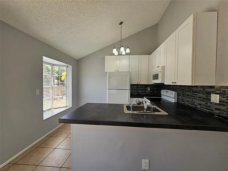 3610 Sammy Ct — Photo 2