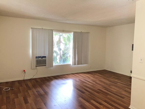 2nd image of 5011 Maplewood Ave APT 1