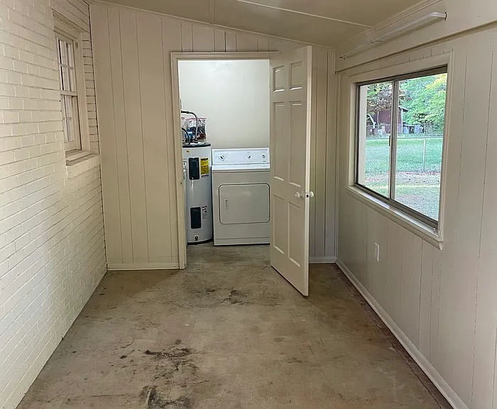 406 Bryan St — Photo 14