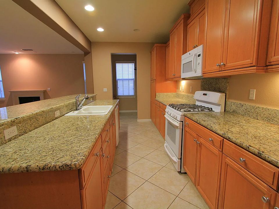 2nd image of 165 W Santa Cruz Way
