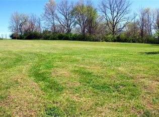 106 Locke Ln, Elsberry, MO 63343