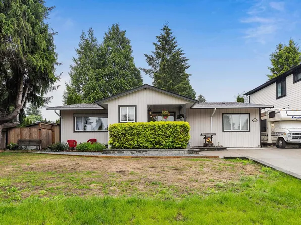12214 211th St, Maple Ridge, BC V2X 8C9