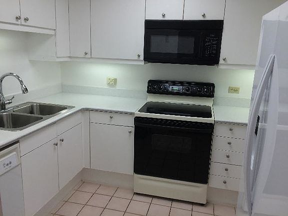 4th image of 725 Kapiolani Blvd APT 1001