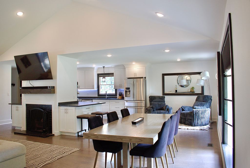 1610 Castle Dr - Property Image