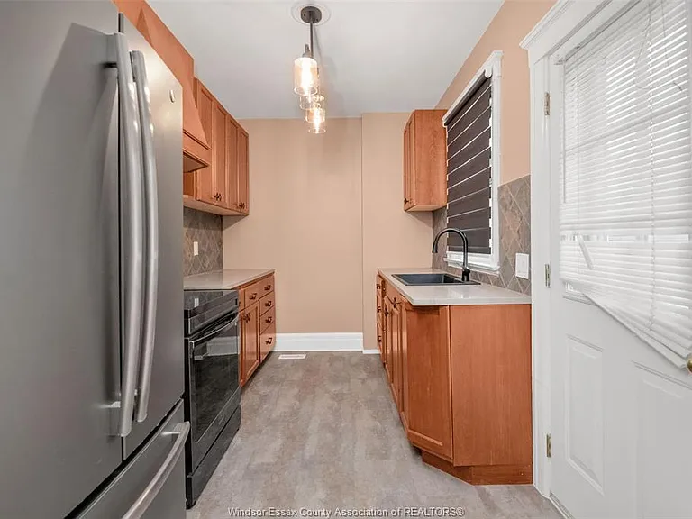 1292 Chilver Rd — Photo 11
