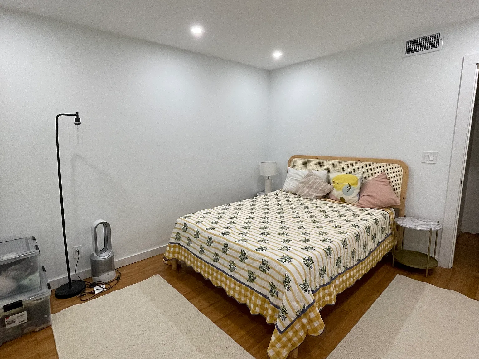 2 bed, 2.5 bath, 1400 sqft, $1,500 — Photo 4