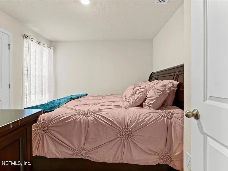5893 Creekside Crossing Dr — Photo 13