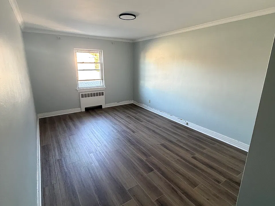54 N Goodwin Ave #2