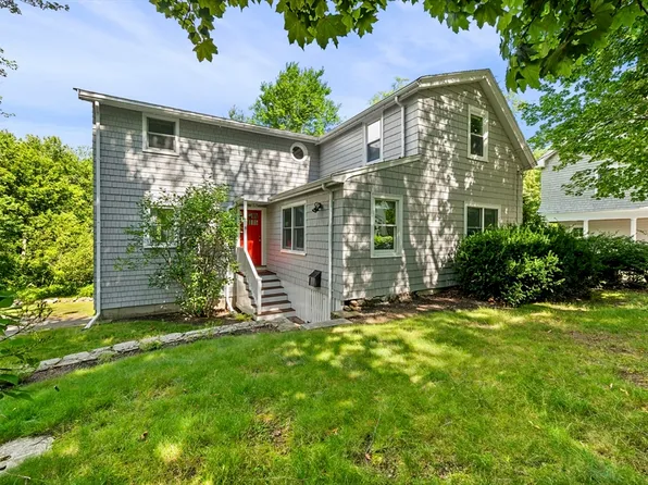 8 Risley Rd, Marblehead, MA 01945