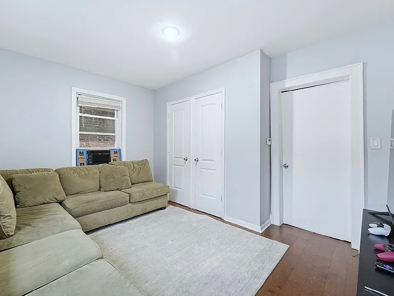 328 John St #1 — Photo 4