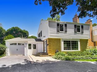 623 S Arlington Heights Rd, Arlington Heights, IL 60005