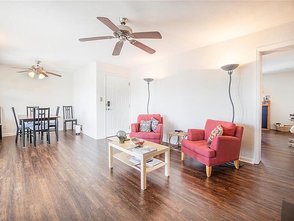 5th image of 220 Pompano Dr SE APT F