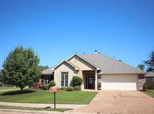 105 Summerdale Pl, Brandon, MS 39047