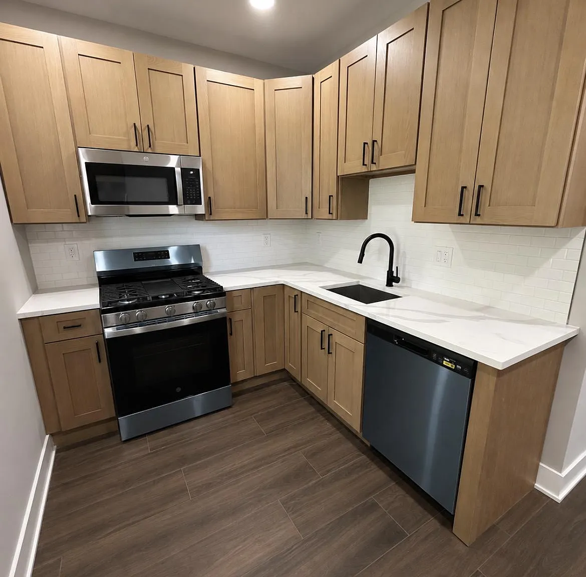 Studio, 580 sqft, $1,500 — Photo 2