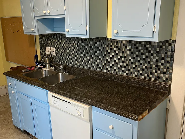 252 E Blake Ave — Photo 5