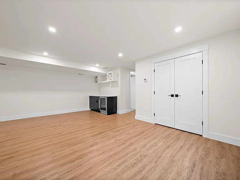 11 Jasset St #11 — Photo 44