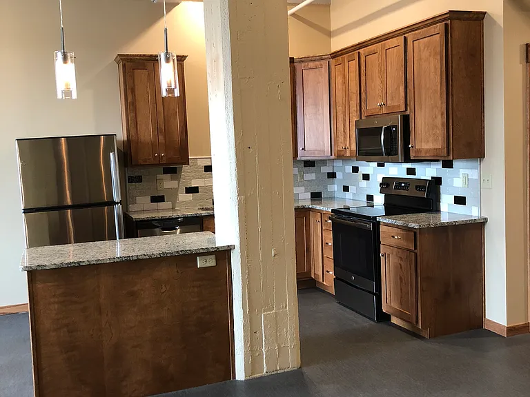 Apt 406