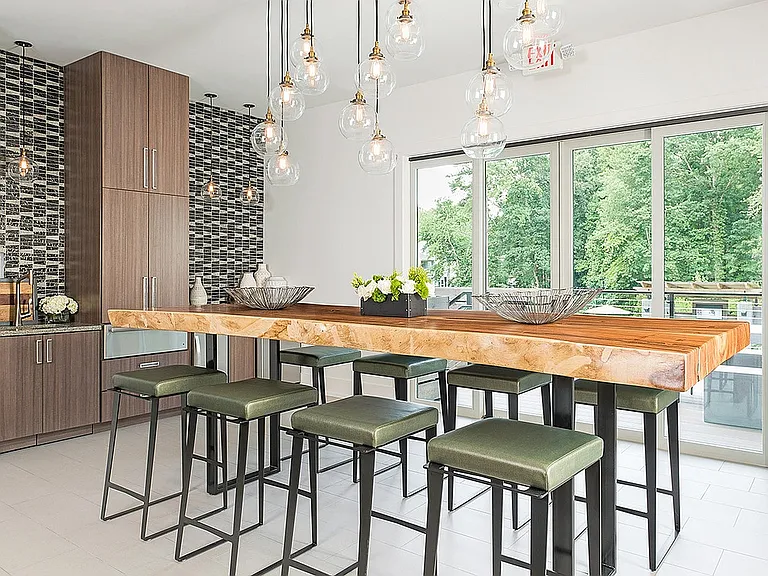 Broadleaf at Holcomb — Photo 9