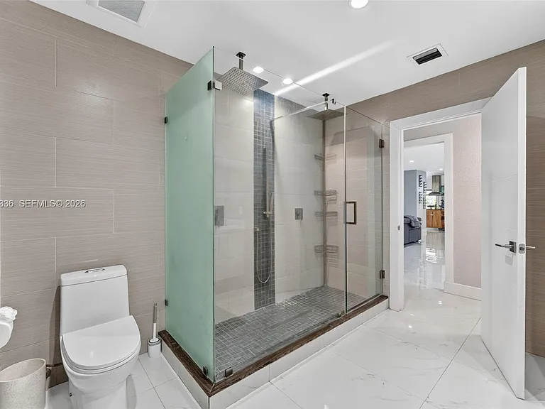 2918 Cleveland St — Photo 13