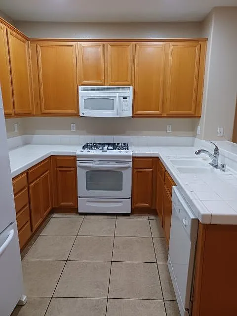 Building Photo - 1497 Amsterdam Ct