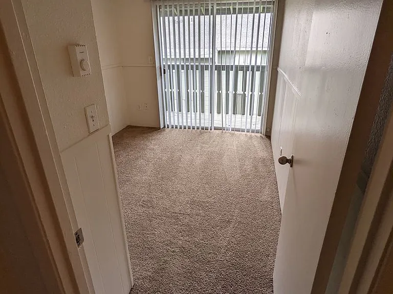 Royal Crest Townhomes — Photo 69
