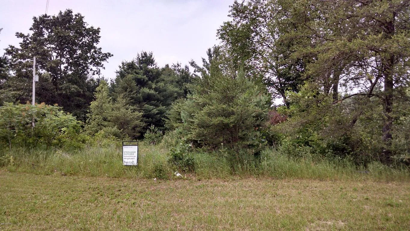 17520 Monroe Rd photo 1