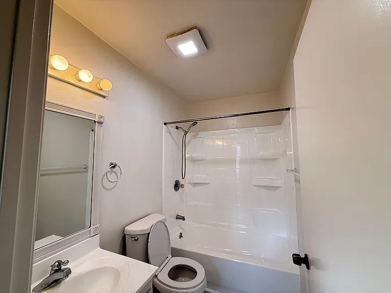 807Bunk — Photo 7
