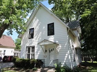 833 Pleasant St, Dekalb, IL 60115