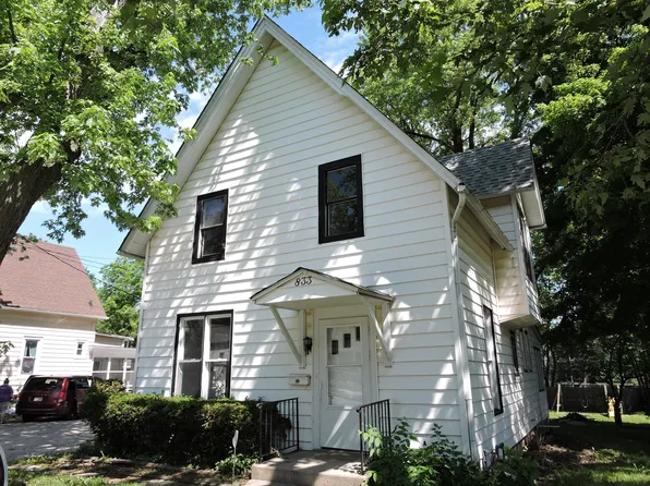 833 Pleasant St, Dekalb, IL 60115