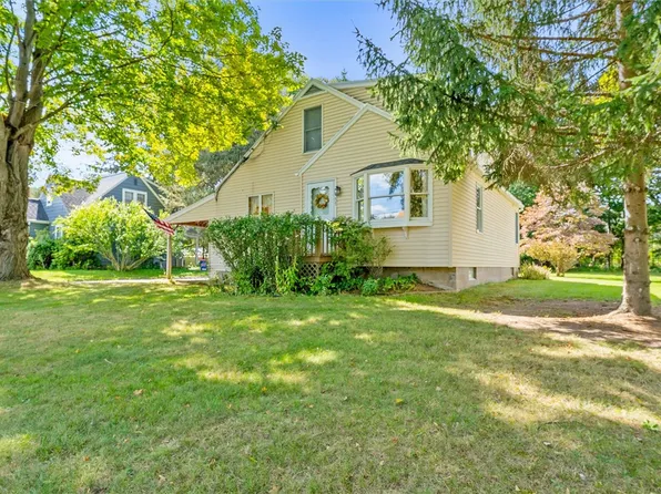 457 Jefferson Ave, Fairport, NY 14450