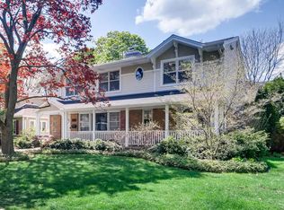 723 Ouilmette Ln, Wilmette, IL