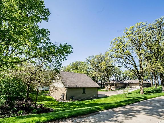 4th image of 15691 Lakeshore Dr