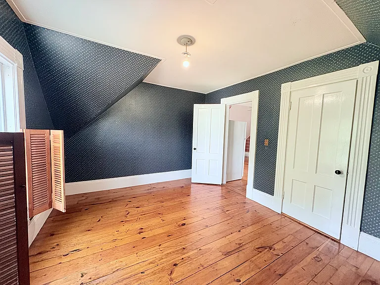 883 Union St #3 — Photo 5