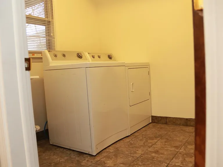 252 Marcus St SW — Photo 18