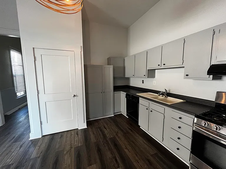 515 Baxter Ave #515 — Photo 5