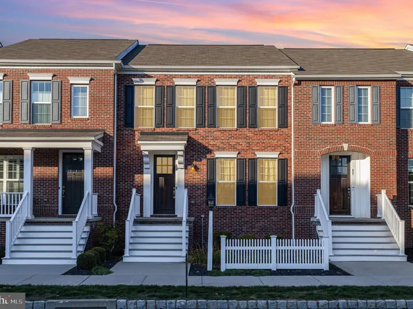 35 Meadow Creek Ln, Mechanicsburg, PA 17050