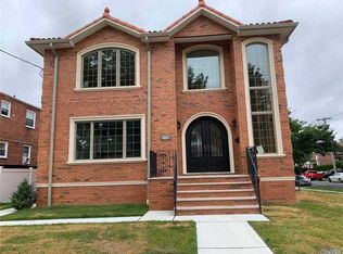 21530 40th Ave, Bayside, NY 11361